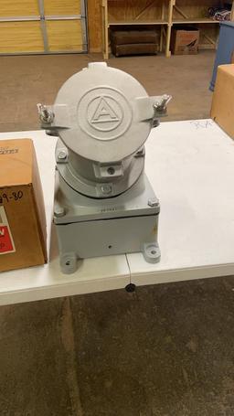 Appleton ADR20034 200 amp receptacle
