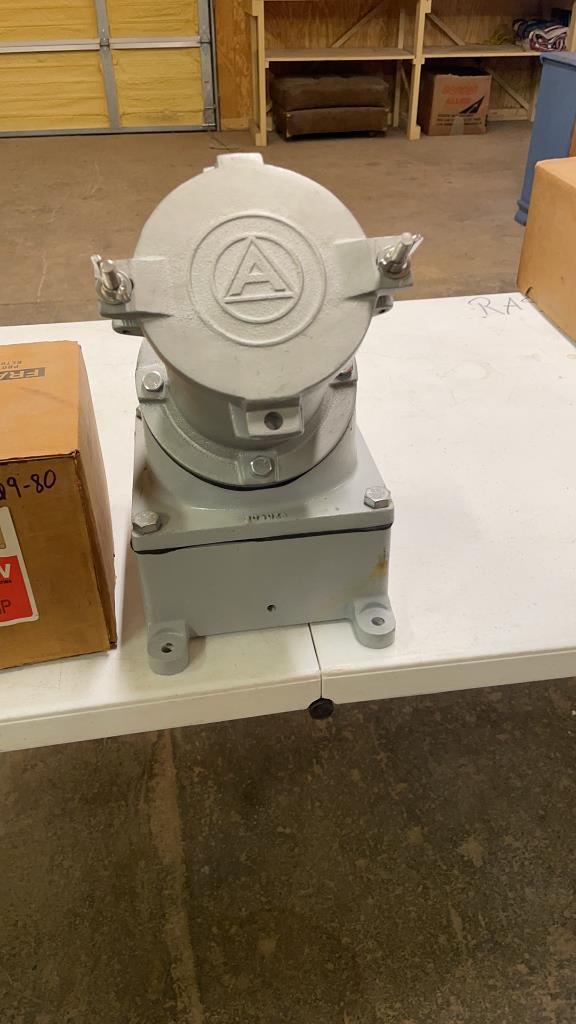 Appleton ADR20034 200 amp receptacle
