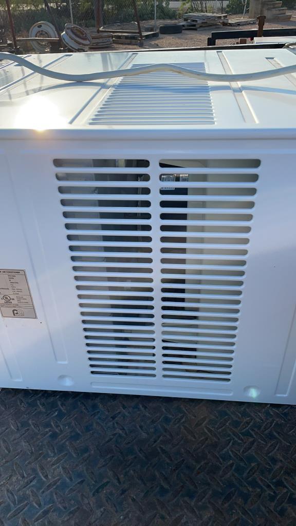 Perfect Aire 18000 BTU Window Air conditioner.