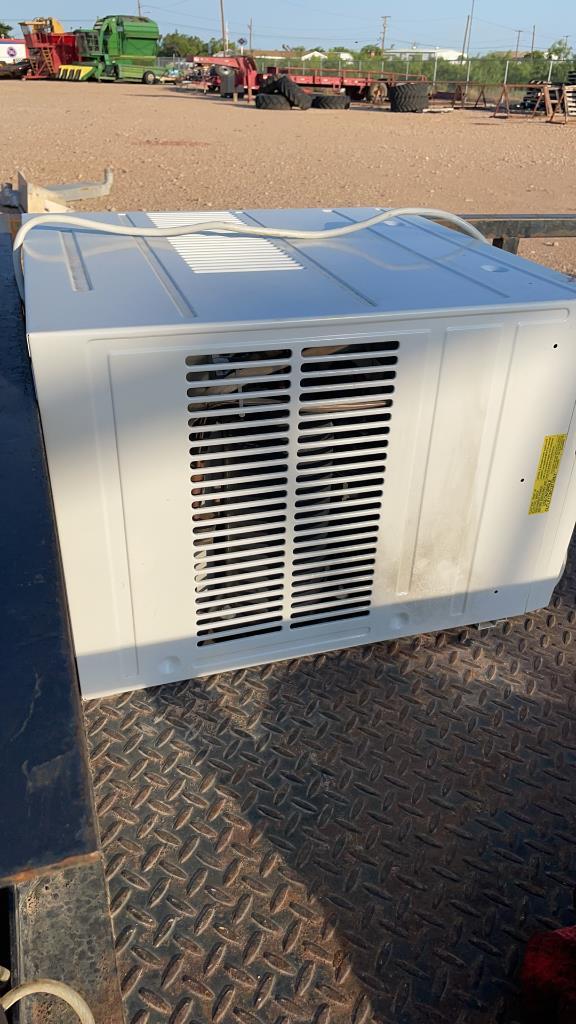 Perfect Aire 18000 BTU Window Air conditioner.
