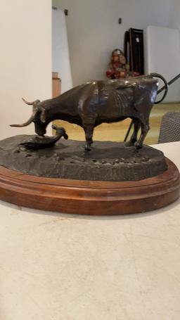 “First Bath” bronze by J.R Meadows