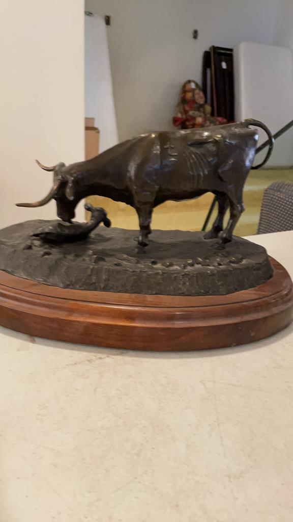 “First Bath” bronze by J.R Meadows