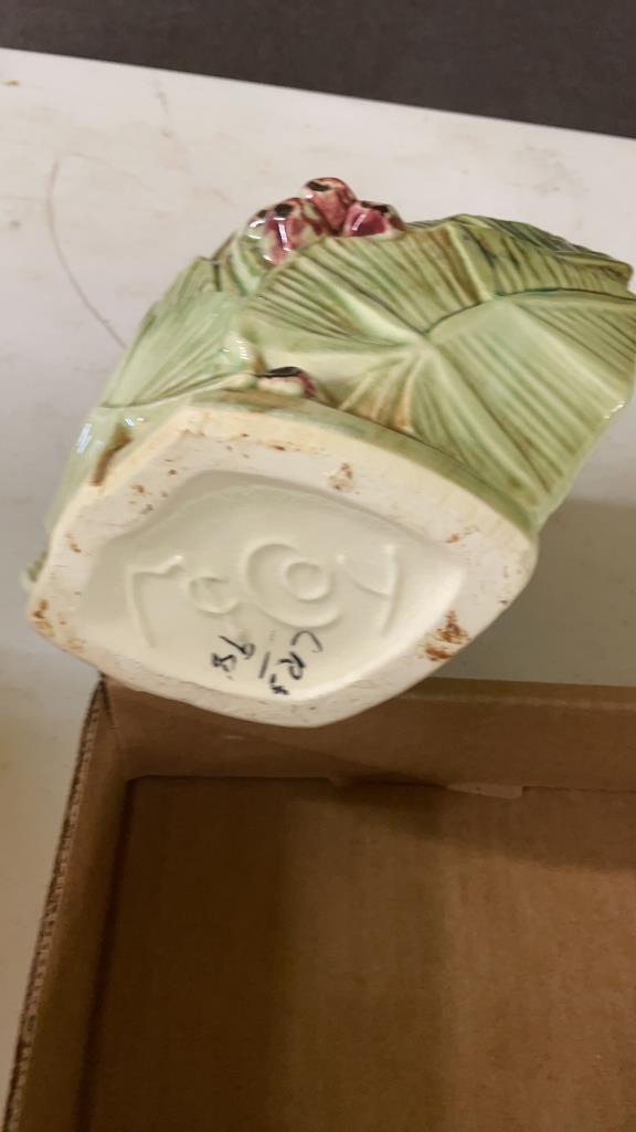 2 boxes of decorative plates, McCoy pieces &