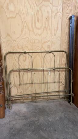 Full size brass bed w/rails