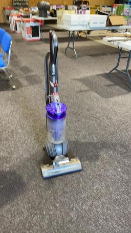 DYSON vacuum