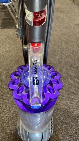 DYSON vacuum