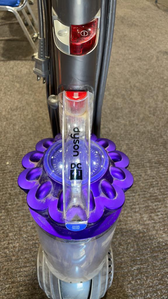 DYSON vacuum