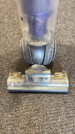 DYSON vacuum