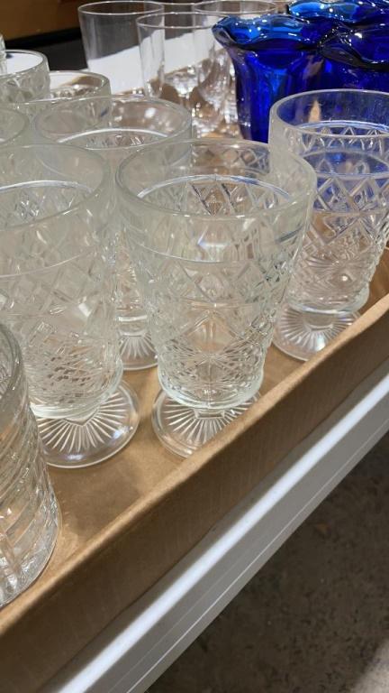 2 boxes of glassware