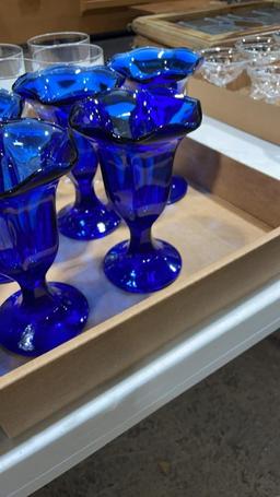 2 boxes of glassware