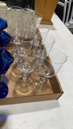 2 boxes of glassware