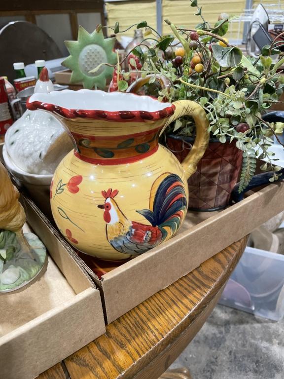 2 boxes of hen/rooster decor