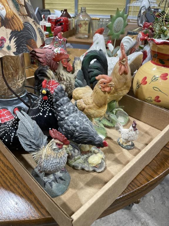 2 boxes of hen/rooster decor