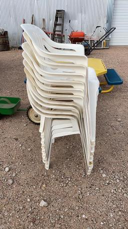 10 plastic stacking chairs