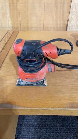 Black & Decker palm sander