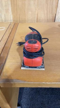 Black & Decker palm sander