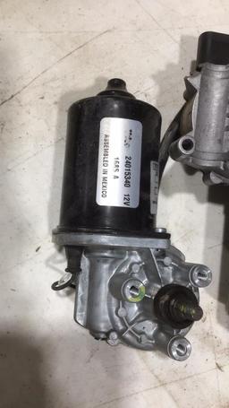 Lot of 2 windshield motors