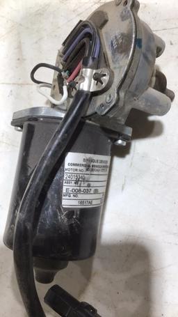 Lot of 2 windshield motors