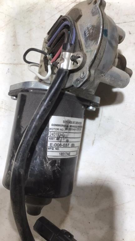 Lot of 2 windshield motors