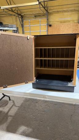 Glass display case-no key