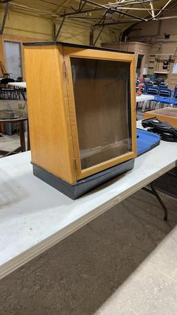 Glass display case-no key