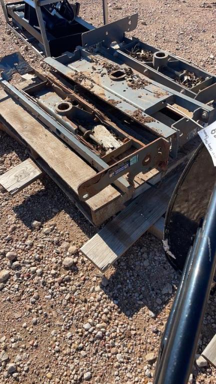 Lot of 3 BW under bed hitch