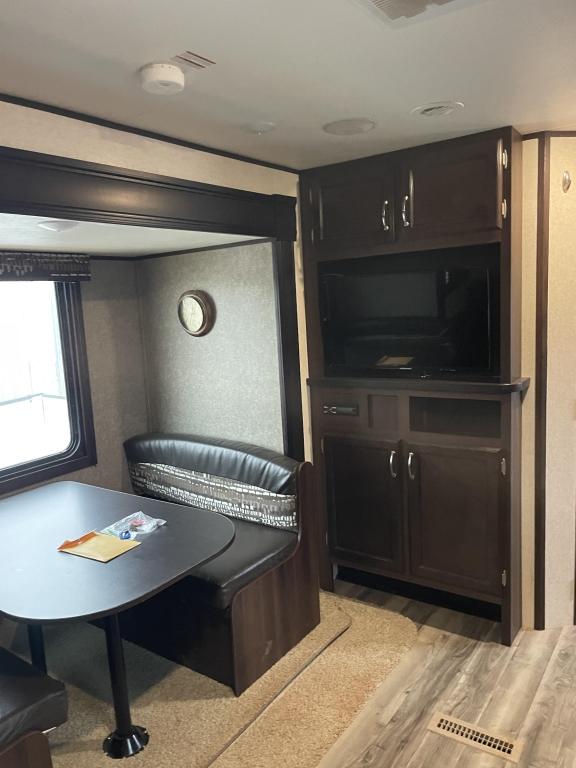 2018 Jayco 24’ Travel Trailer