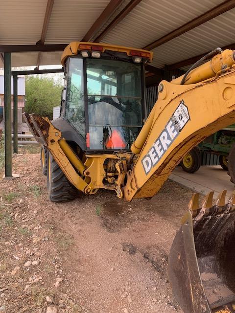 2004 JD 310SG Backhoe