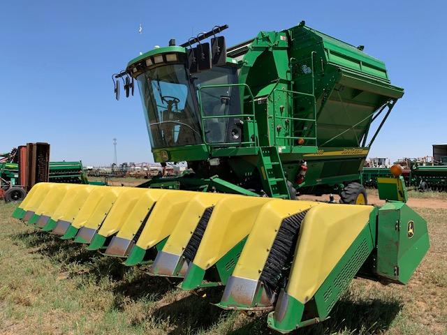 JD 7640 8-row Stripper