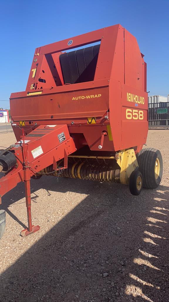 New Holland 658 bailer.