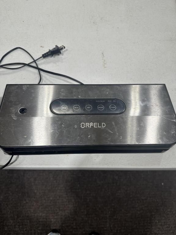 2 vacuum sealers