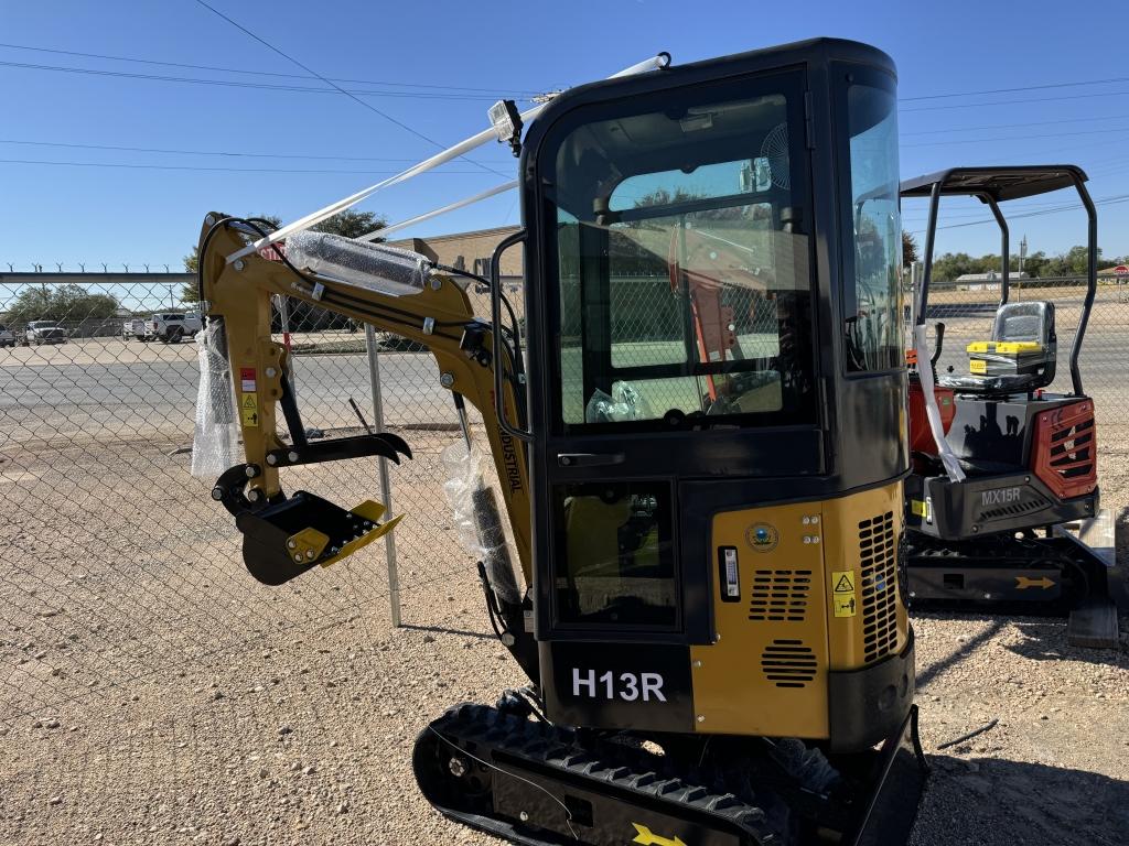 Agt H13R Mini Excavator w/ cab
