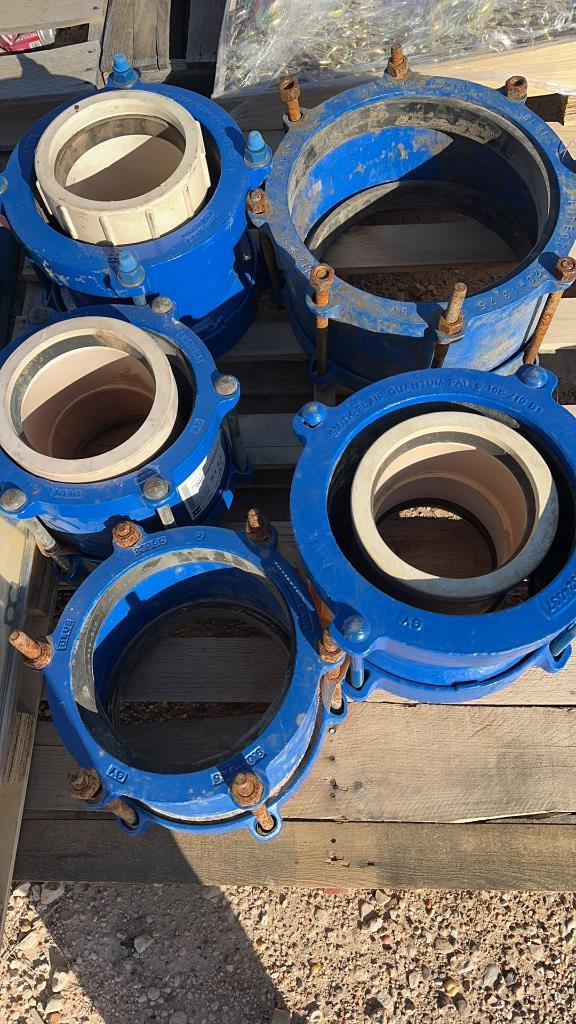 Large lot of compression couplings