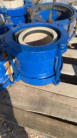 Large lot of compression couplings