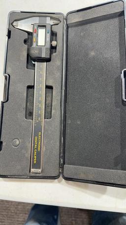 Digital caliper