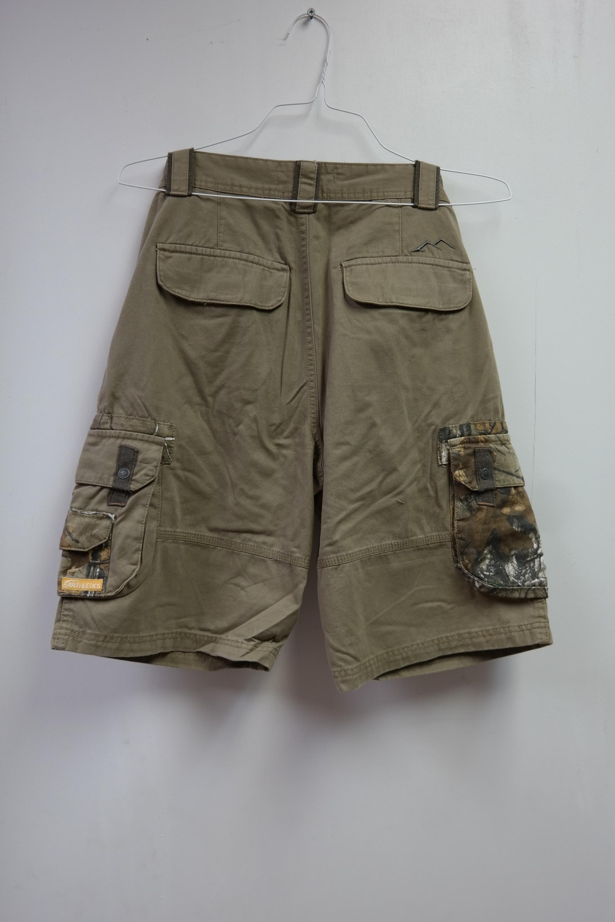 Realtree shorts Camoflauged and Camo Pockets New