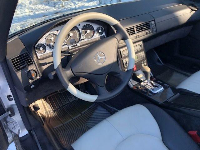 2002 Mercedes-Benz SL500