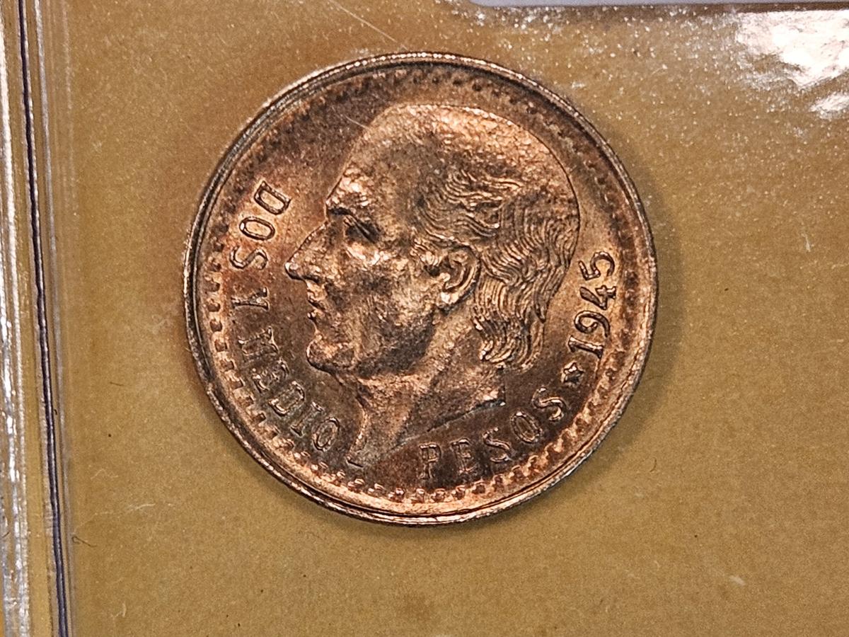 GOLD! Brilliant Uncirculated Mexico 1945 2 1/2 pesos