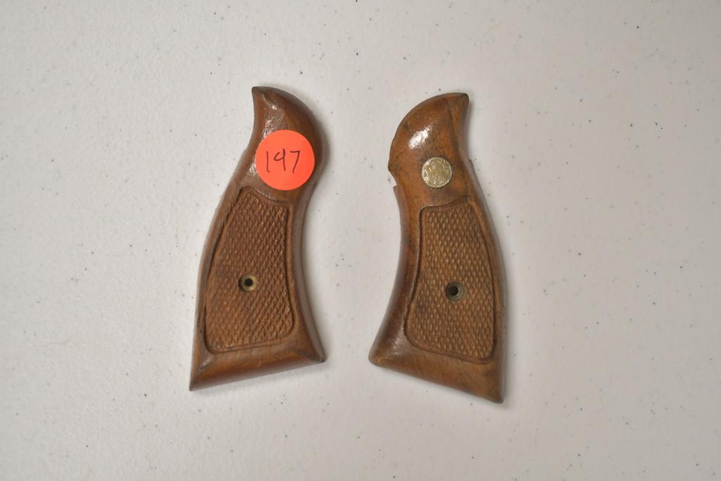 S&W WOOD MAGNA GRIPS