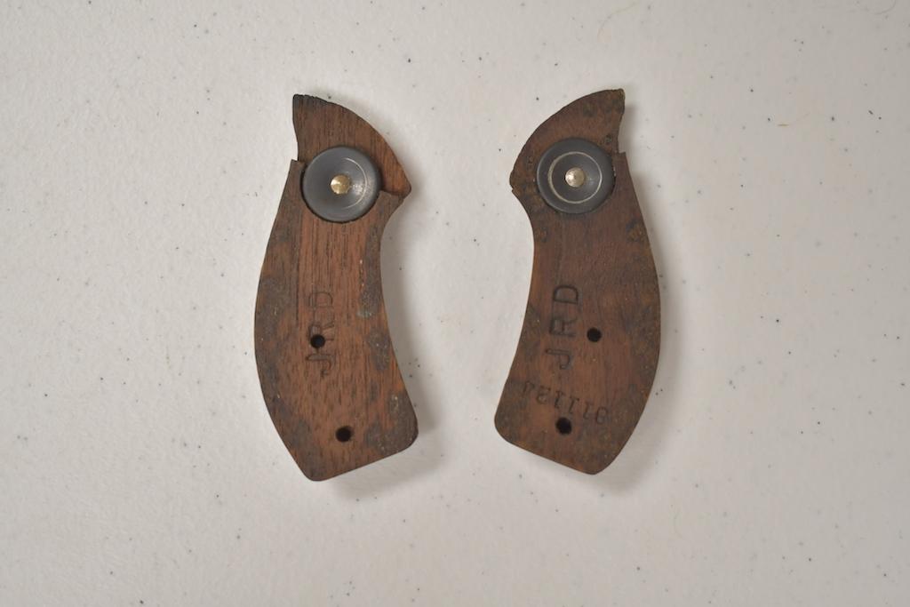 S&W WOOD MAGNA GRIPS