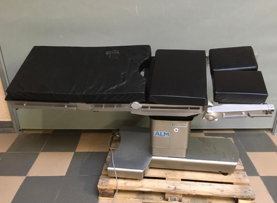 Electric power Operating table ALM Universis with 2 arm supports