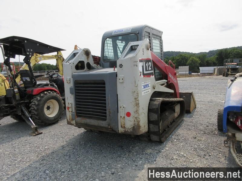 2013 TAKEUCHI TL12 CRAWLER LOADER