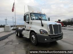 2015 FREIGHTLINER CASCADIA T/A DAYCAB, HESS REPORT IN PHOTOS, 543668 MILES