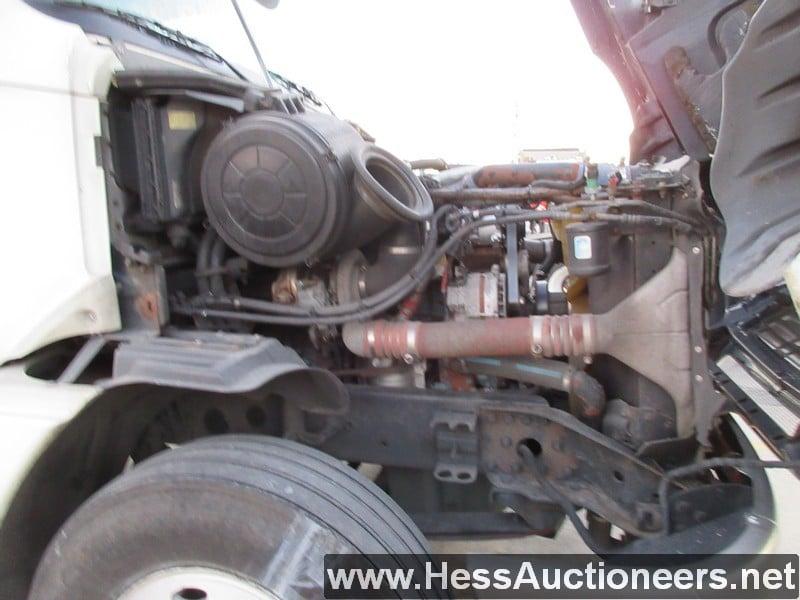 2008 FREIGHTLINER COLUMBIA T/A DAYCAB,HESS REPORTS IN PHOTOS,  693239 MILES
