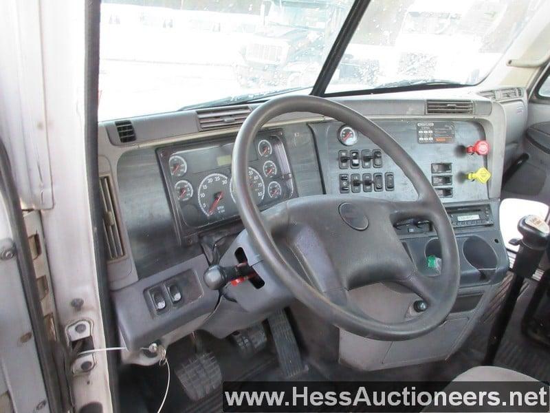 2008 FREIGHTLINER COLUMBIA T/A DAYCAB,HESS REPORTS IN PHOTOS,  693239 MILES