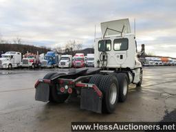 2015 FREIGHTLINER CASCADIA T/A DAYCAB, HESS REPORT IN PHOTOS, 543668 MILES