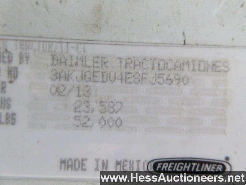 2014 FREIGHTLINER CASCADIA T/A DAYCAB, HESS REPORT IN PHOTOS, 227395 MILES