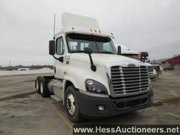 2014 FREIGHTLINER CASCADIA T/A DAYCAB, HESS REPORT IN PHOTOS, 227395 MILES