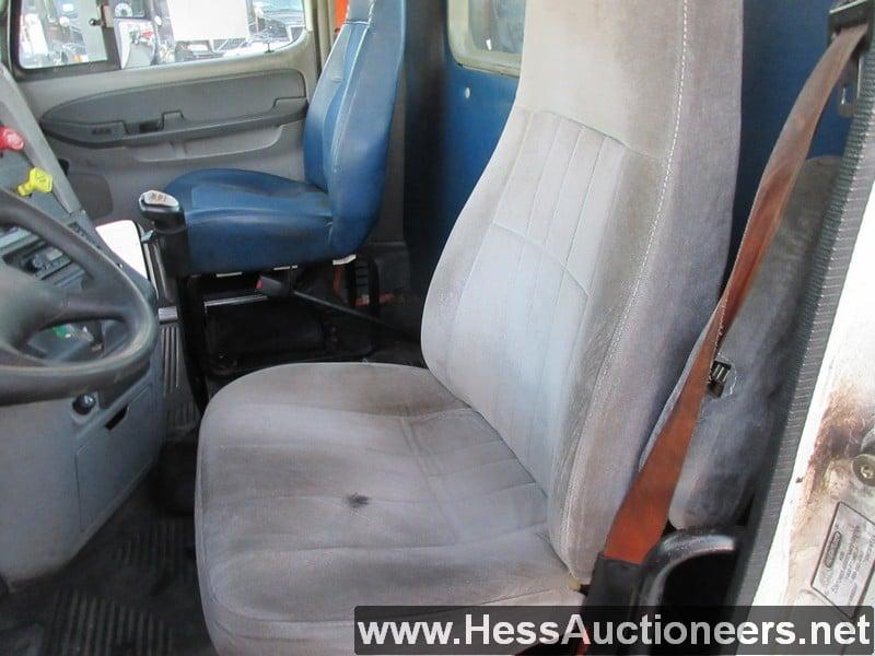 2008 FREIGHTLINER COLUMBIA T/A DAYCAB,HESS REPORTS IN PHOTOS,  693239 MILES