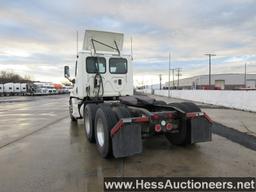 2015 FREIGHTLINER CASCADIA T/A DAYCAB, HESS REPORT IN PHOTOS, 543668 MILES